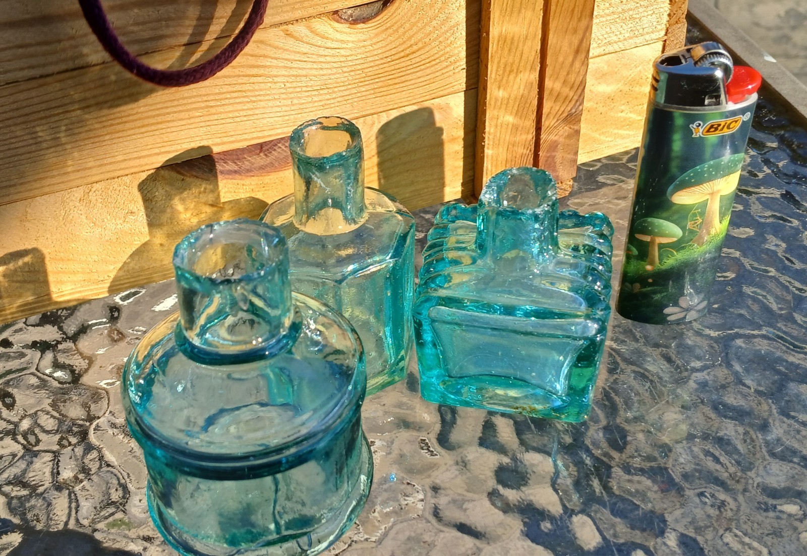 Green 19th C. Inkwell Lot of 3, Bubbles Ruff Tops