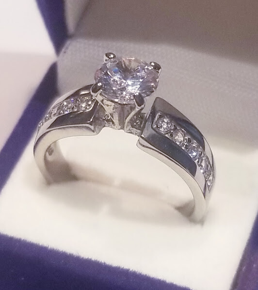 CLEARANCE SALE! 2.00 Ct LC  Moissanite Solitaire Engagement Ring Stainless steel