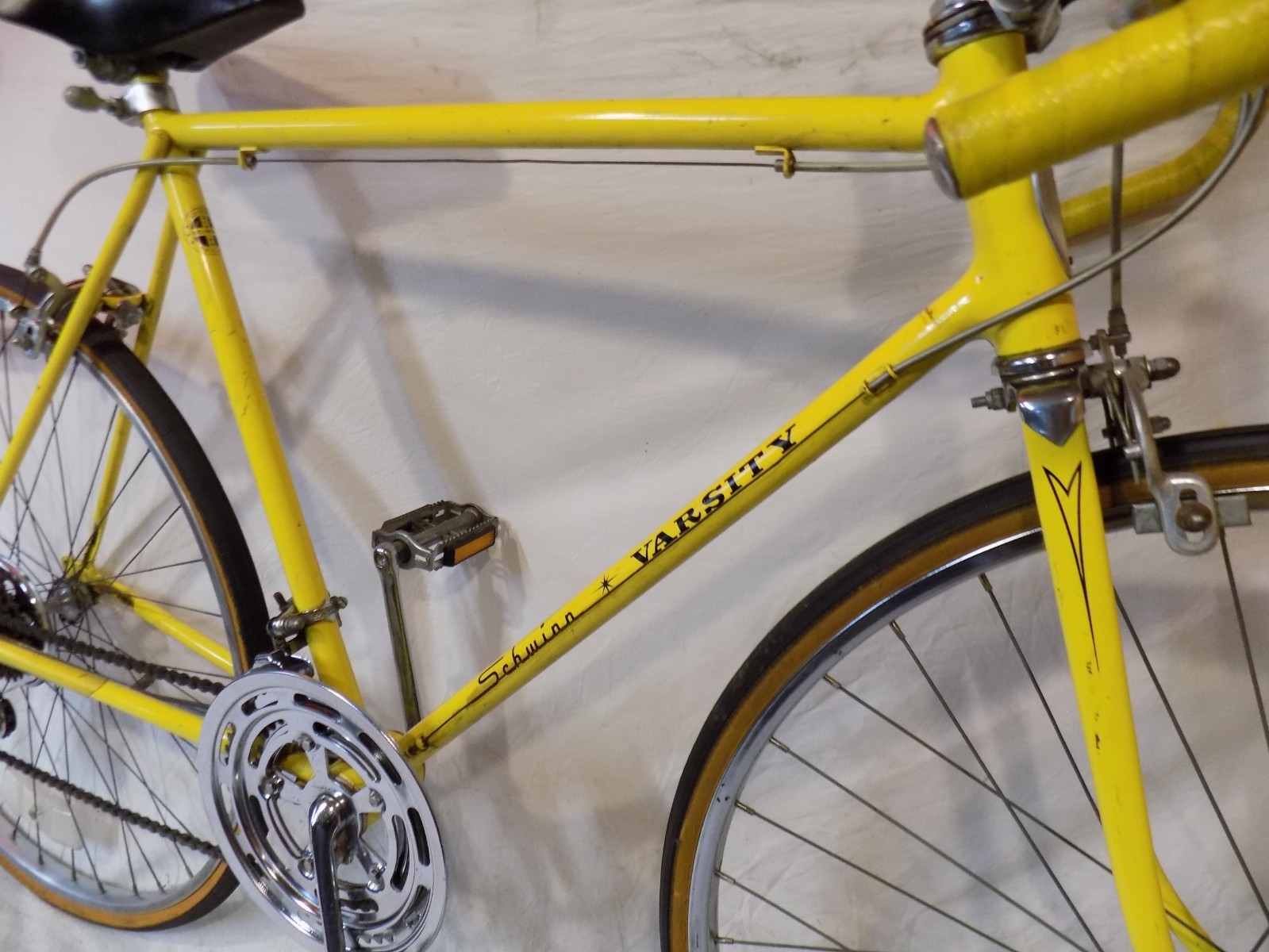 1975 SCHWINN VARSITY MENS 10-SPEED ROAD BIKE VINTAGE CONTINENTAL KOOL LEMON 27