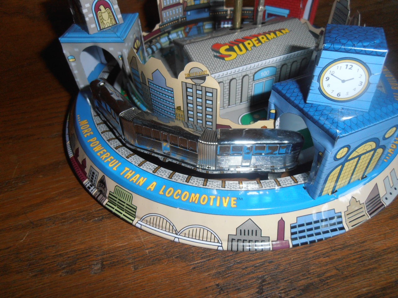 SUPERMAN Schylling WIND UP TIN TOY STREAMLINE TRAIN Superman Express MIB