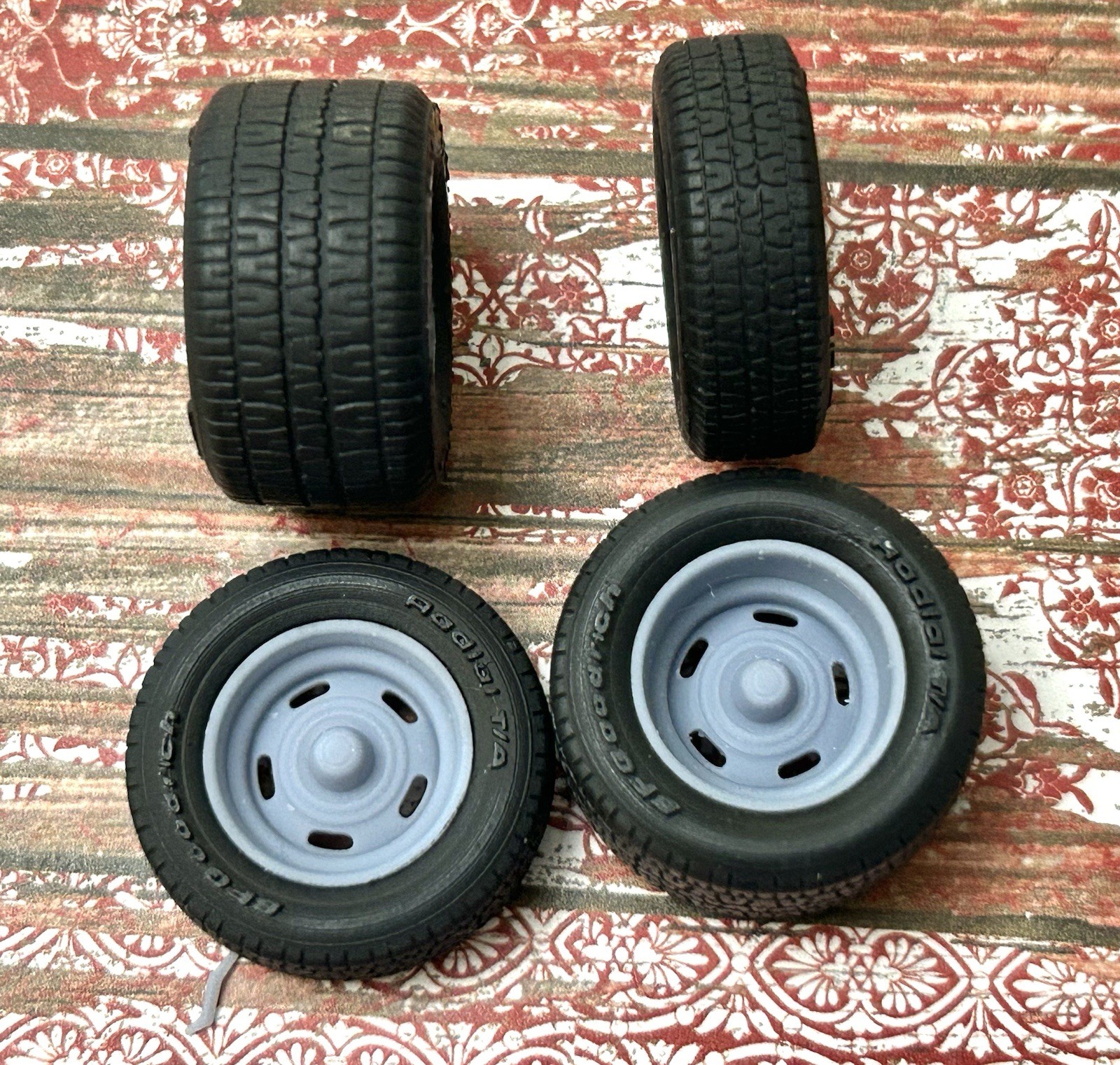 1/24 Scale: 15-inch “Chevy Rally” Resin Wheels W/ Wide Rear Tires