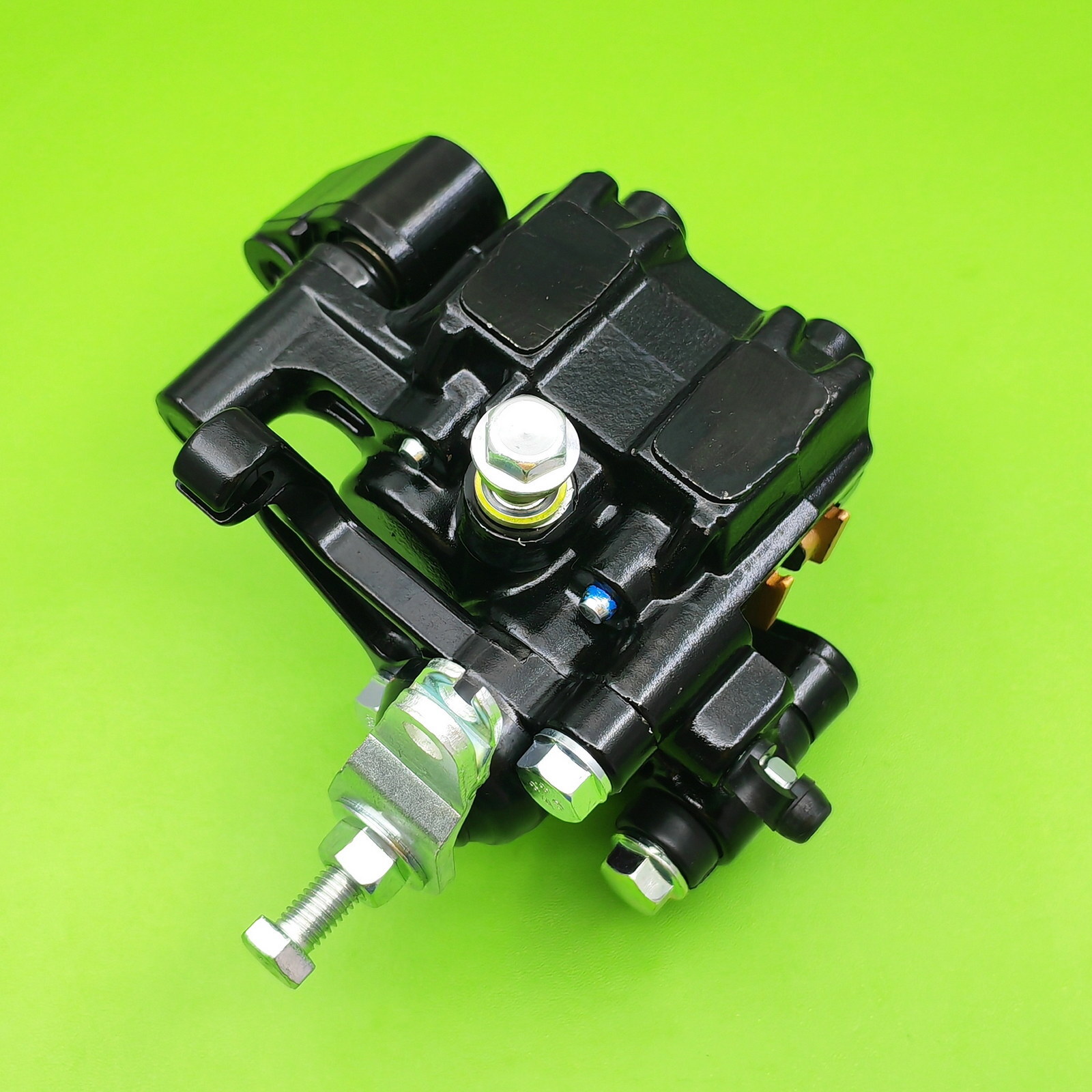 New Rear Brake Caliper W/Pads for Honda TRX250R FourTrax 250 1986 1987 1988 1989