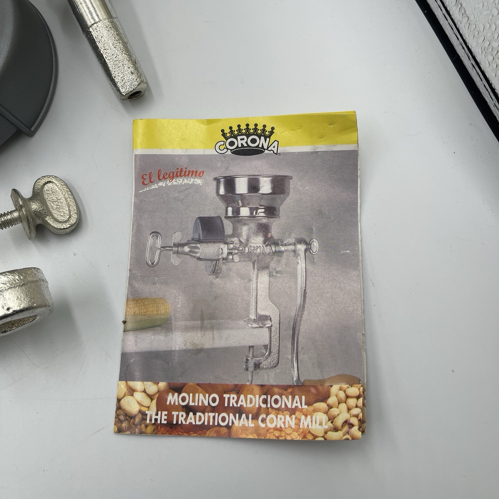 Landers Corona Traditional Corn Mill Grinder Molino Tradicional