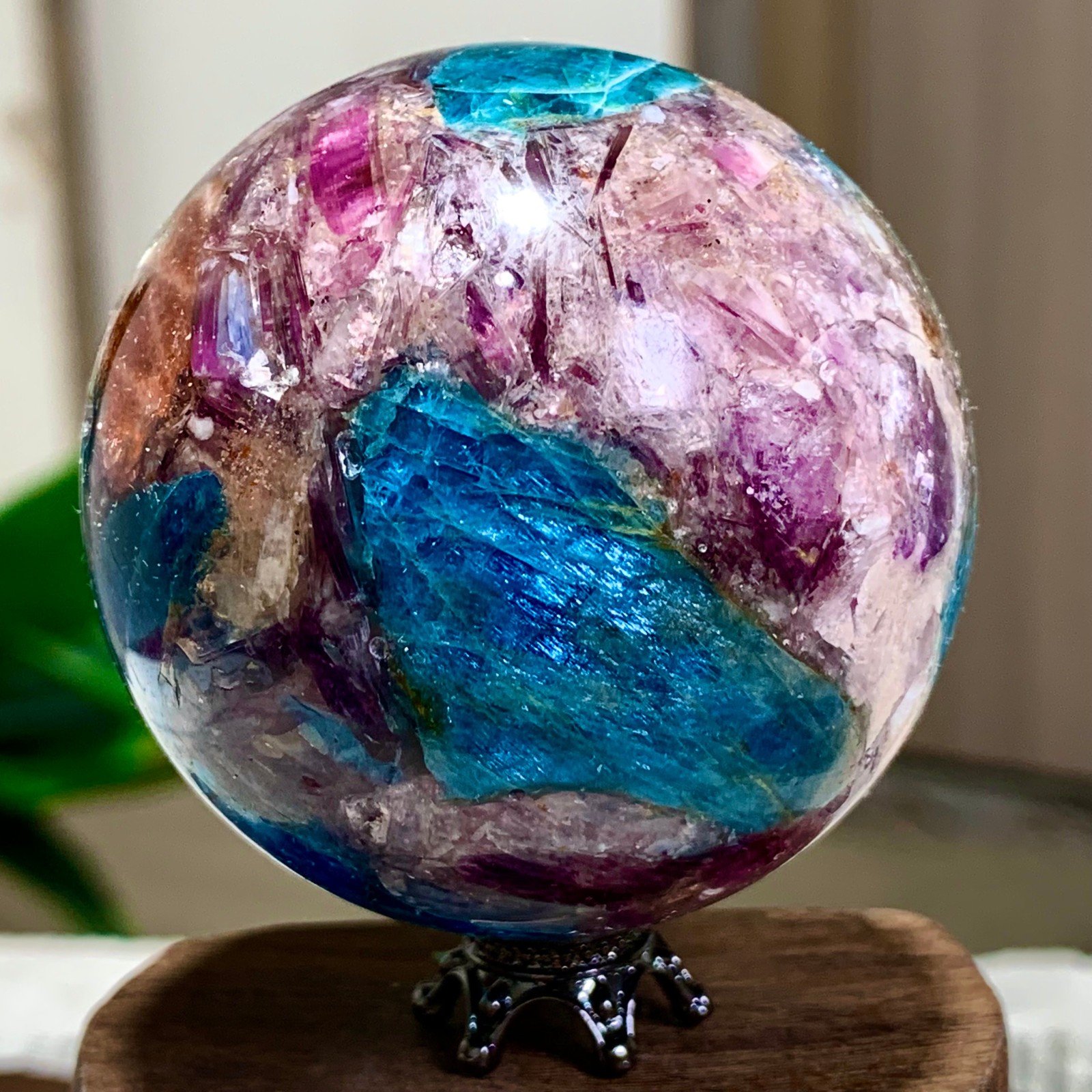 190G Natural Blue Aptite +Sun Stone purple lepidolite Sphere mineral sample