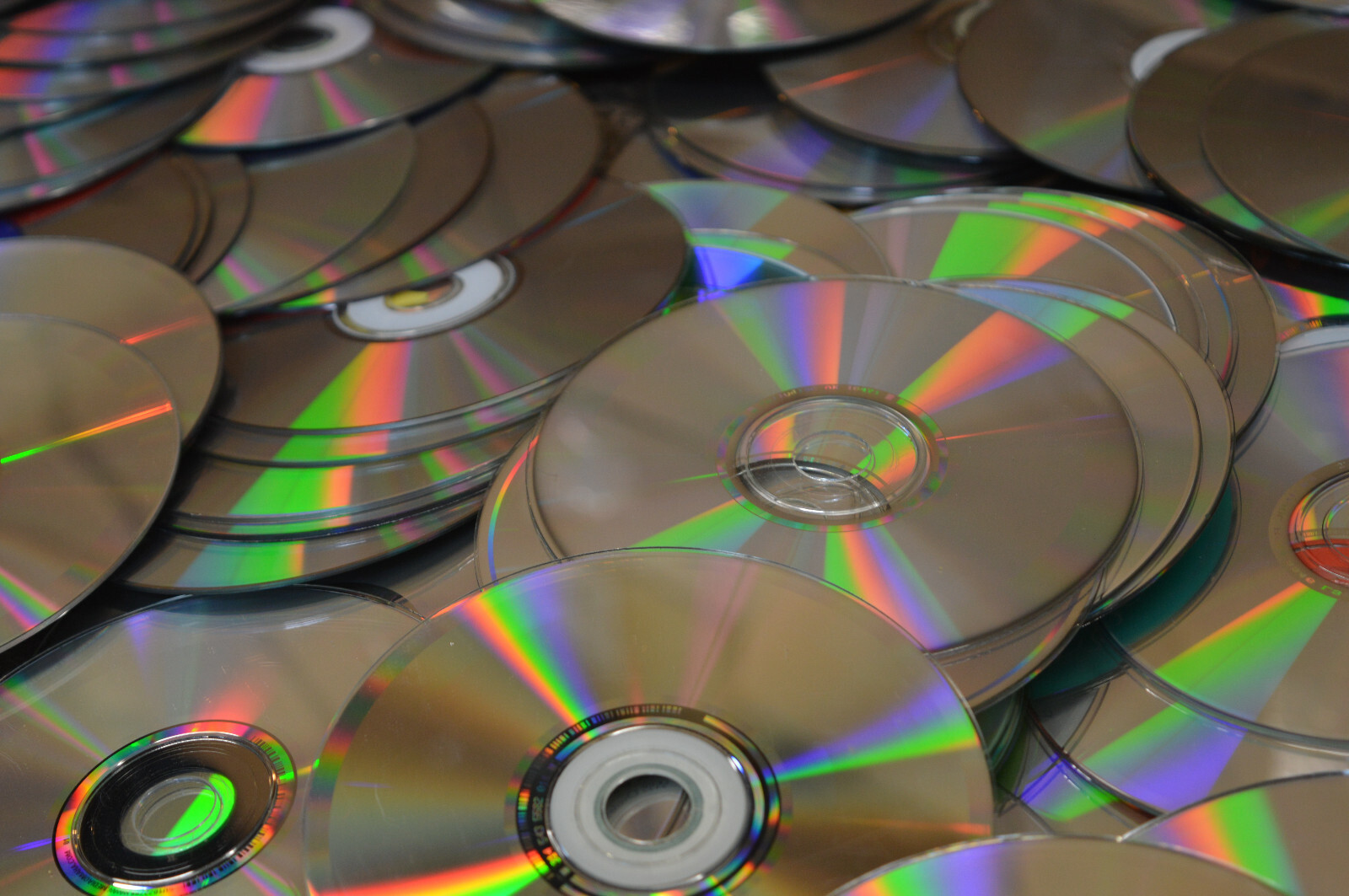 Old CDs for Arts & Crafts Compact Disc DIY Projects Decoration Upcycling Lot