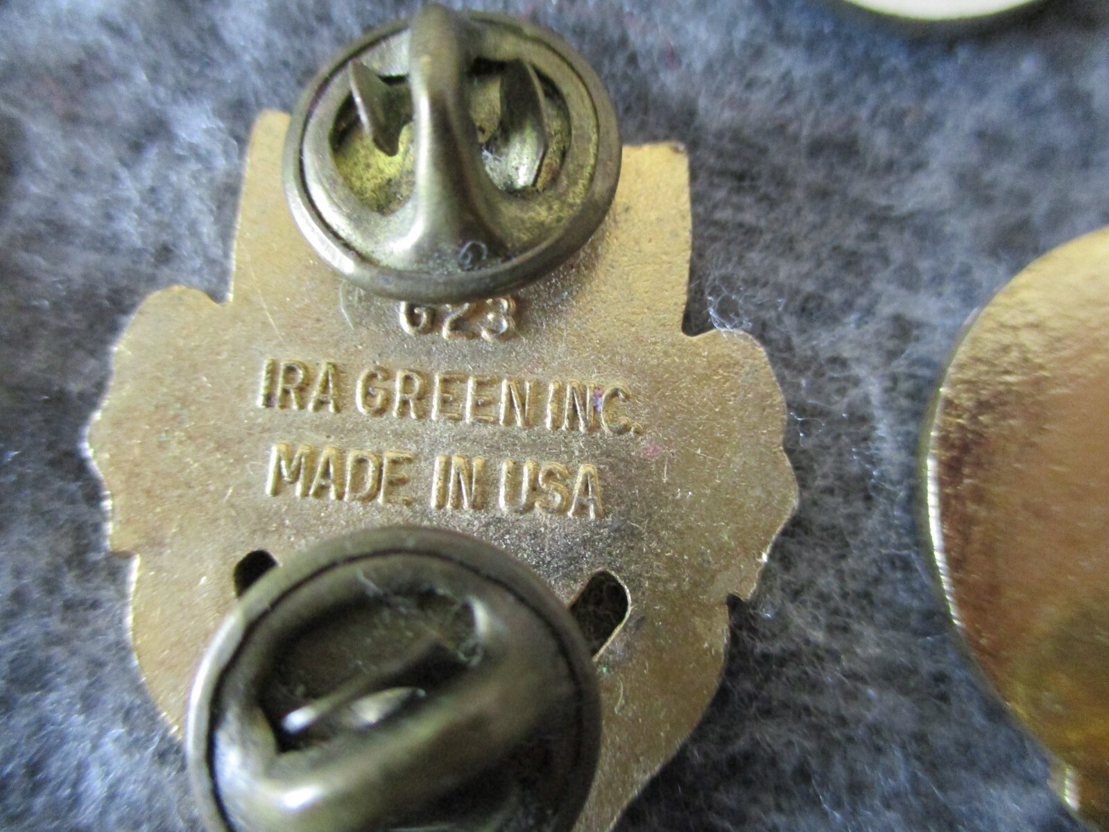 WWII/KOREA/VIETNAM PINS BADGES PATCHES BUCKLES++ - OVER 180+