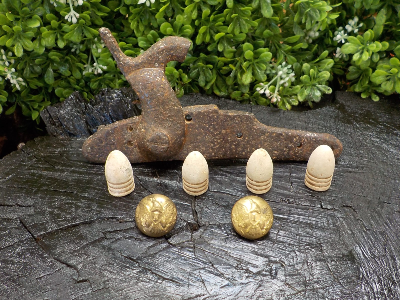 Old Rare Vintage Antique Civil War Relic Infantry Buttons Lockplate Bullets