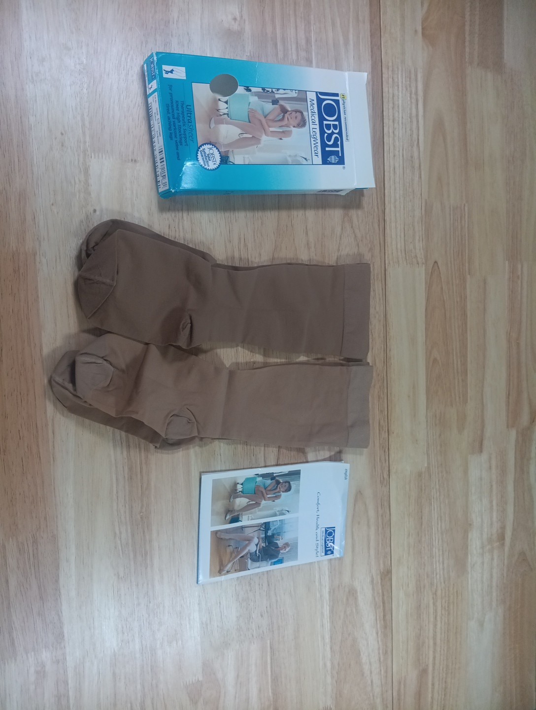 2 Pair Jobst Ultra Sheer Knee High Stockings Size Medium Sun Bronze New Open Box
