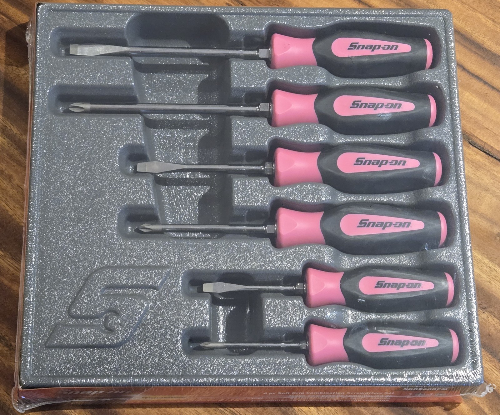Snap On "Soft Grip-Pink" Screwdriver Set Instinct 6 Piece Set (New)
