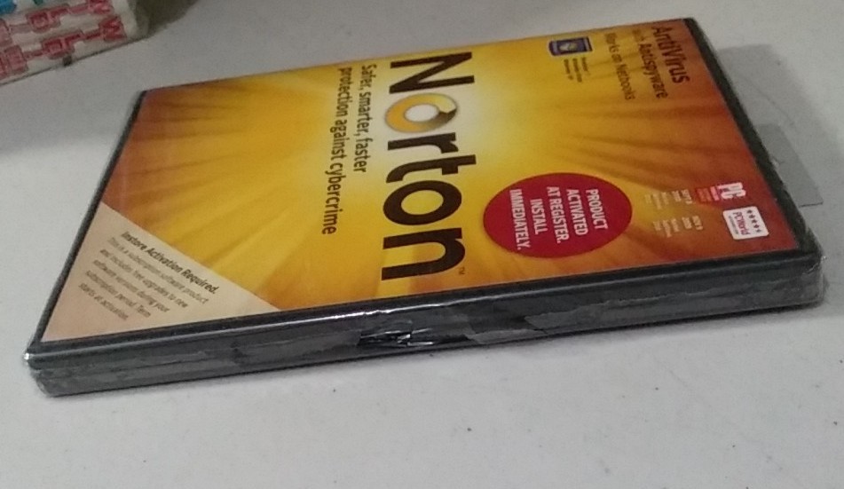 Norton AntiVirus 2011 with AntiSpyware by Symantec for Win 7/Vista/XP NEW SEALED