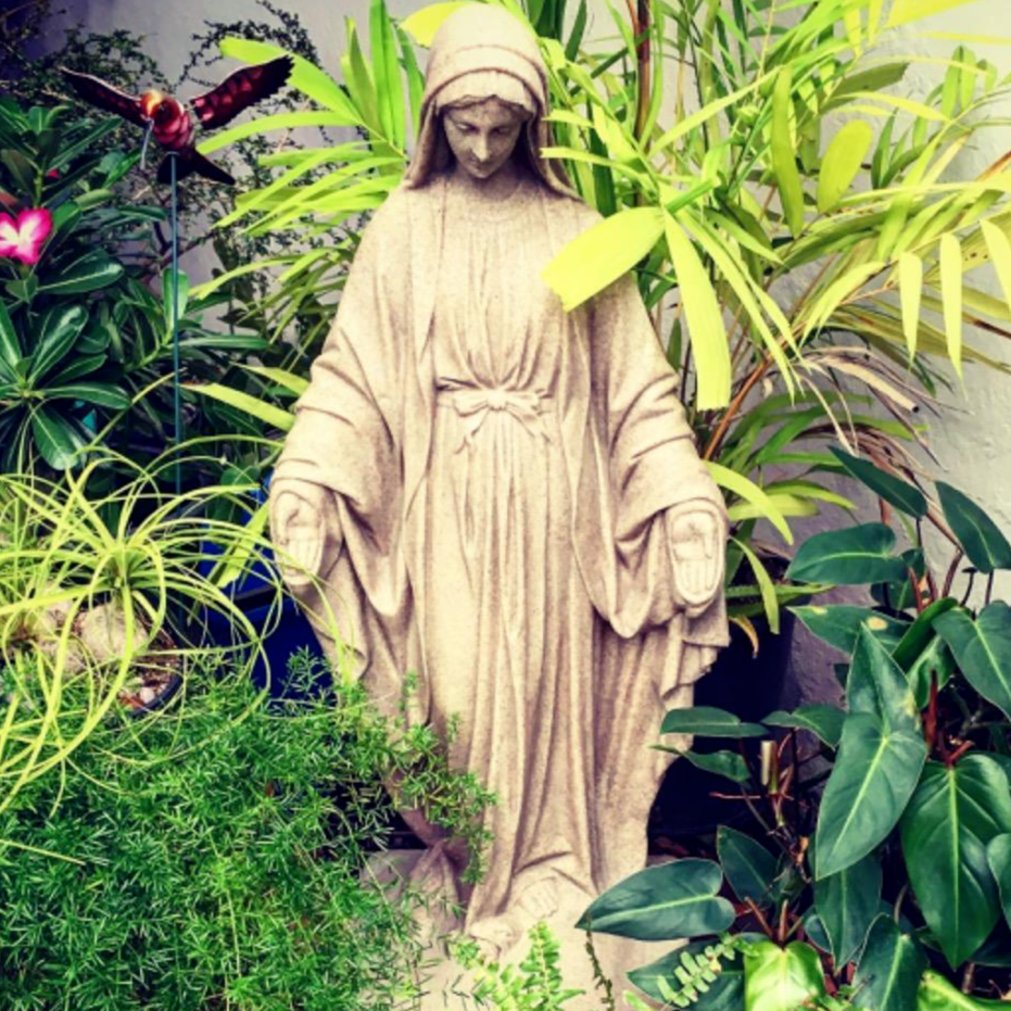 34 inch Virgin Mary Garden Statue Christian Outdoor Figurine Sculpture Decor