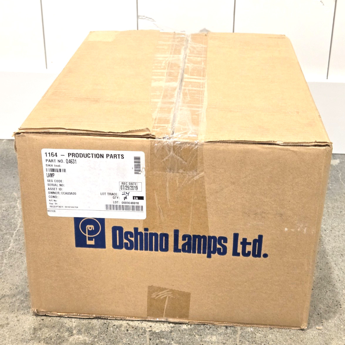 Oshino Q4631 Aircraft Landing Light PAR36 13V 250W Sealed Beam Lamps *NIB