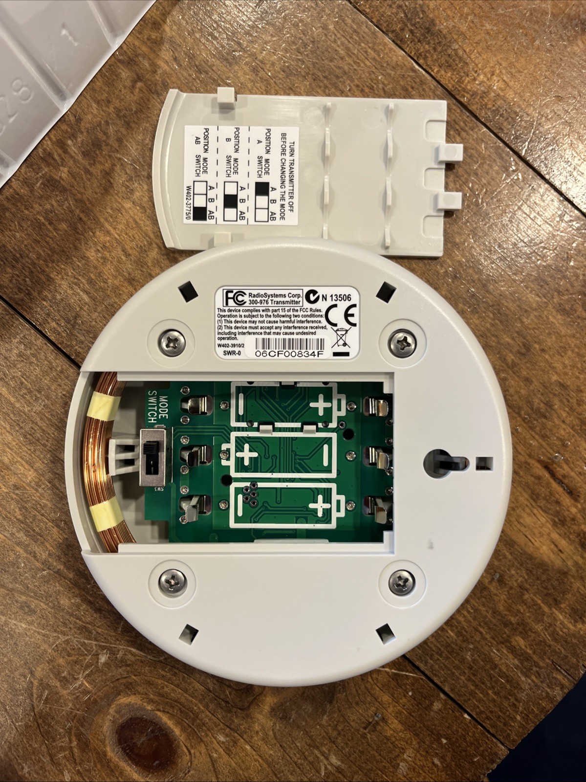 PetSafe Pawz Away Indoor Pet Barrier Kit - Transmitter and Collar ZND-1200