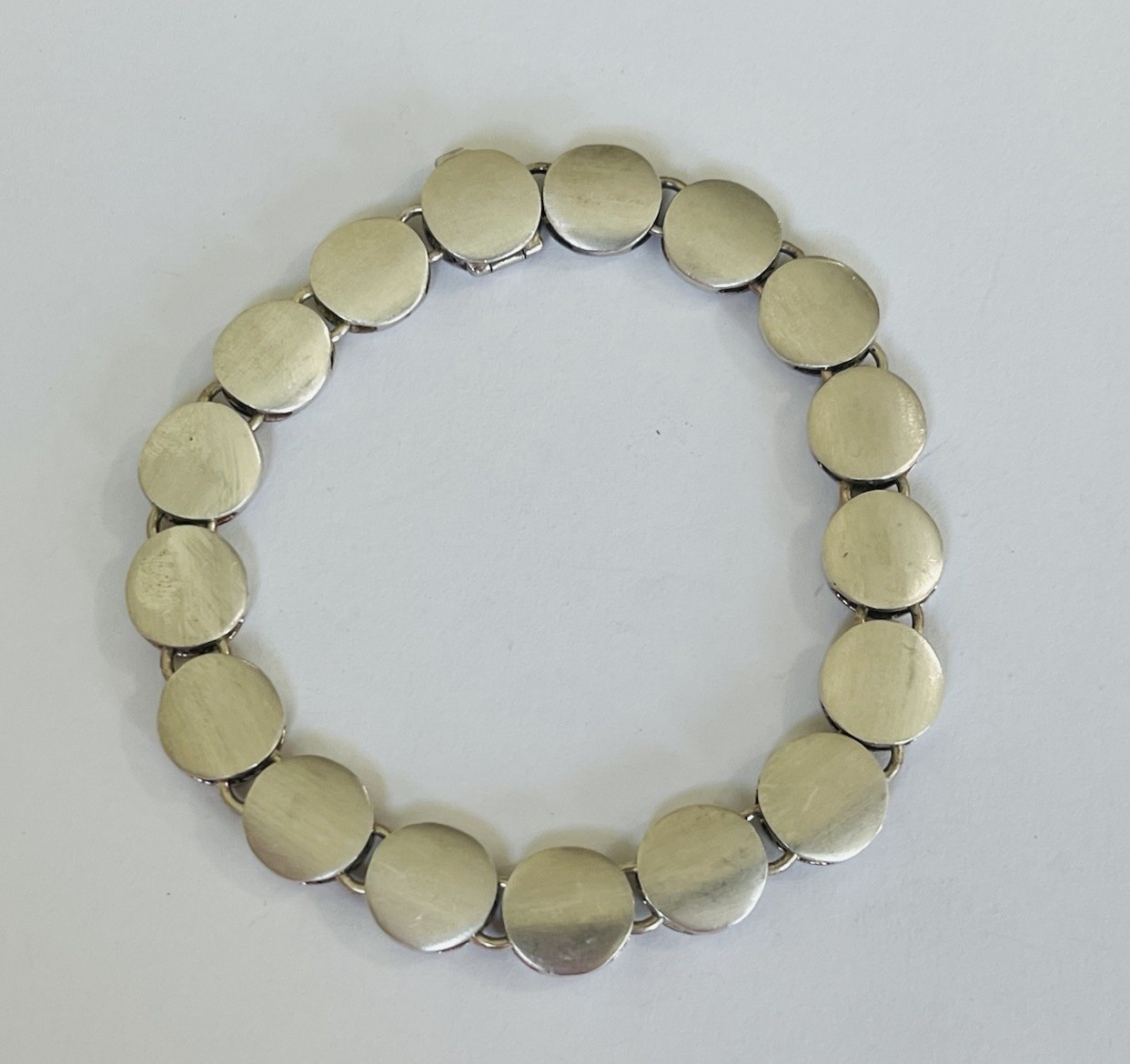 VINTAGE DESIGNER STERLING SILVER BRUSHED DISC MODERNIST LINK BRACELET 43-Grams