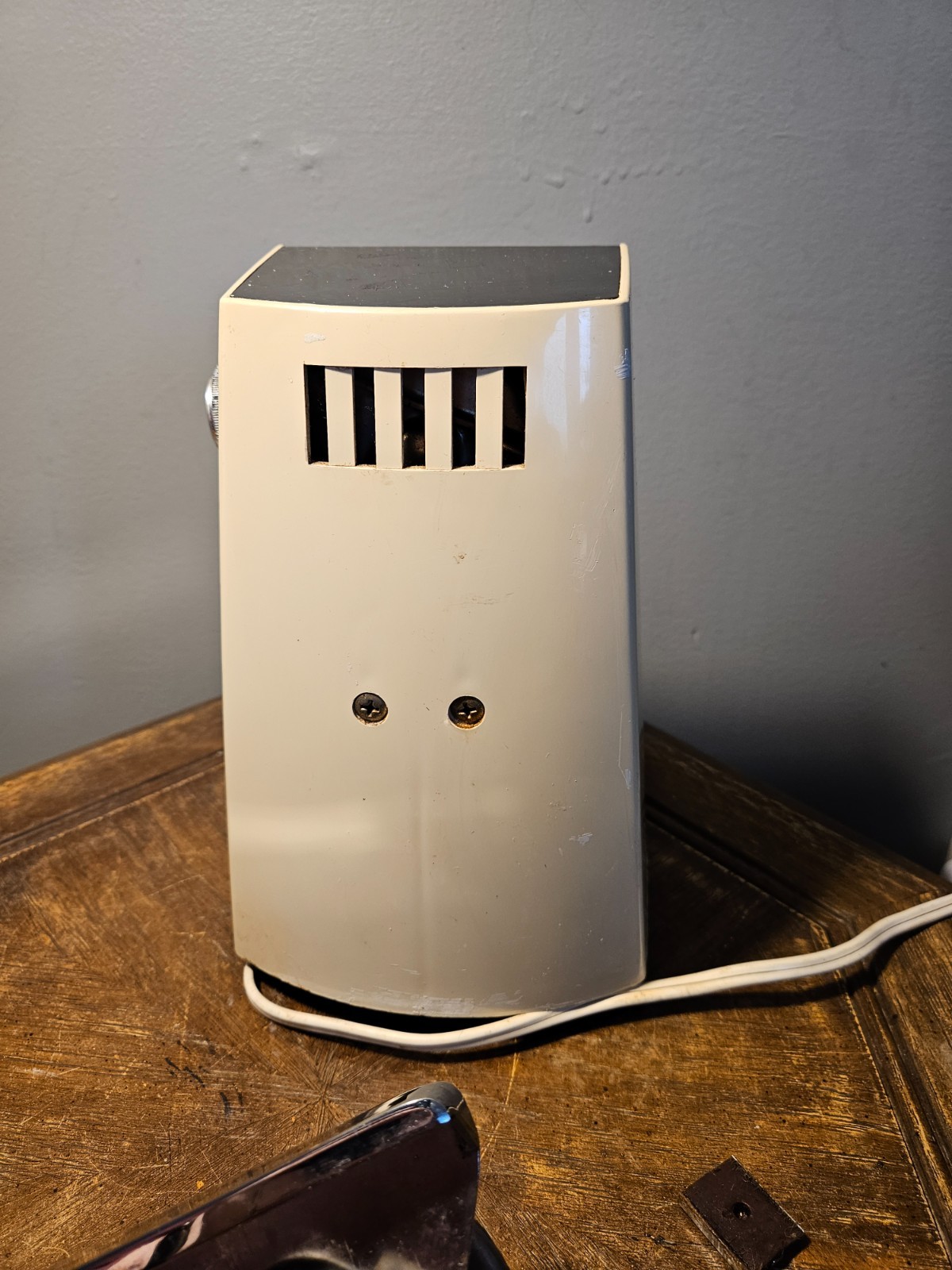 1970s HAMILTON BEACH SCOVILL ELECTRIC MEAT GRINDER AND SALAD MAKER MODEL 223