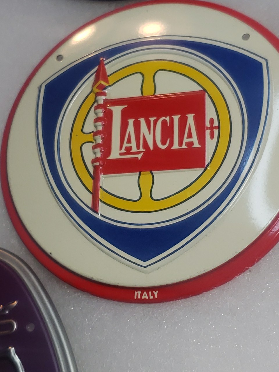 ORIGINAL 1950S WHEATIES CEREAL PREMIUM METAL AUTOMOBILE EMBLEMS SET 14 IN Case