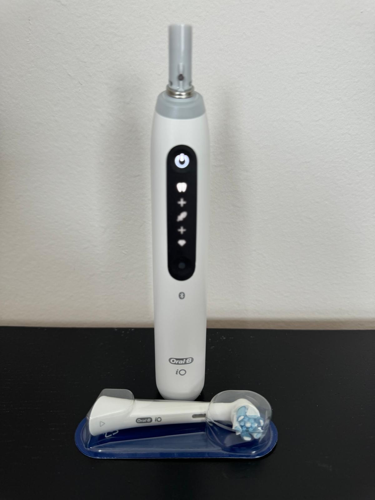 Oral-B iO Series 5 Rechargeable Electric Toothbrush White (new)