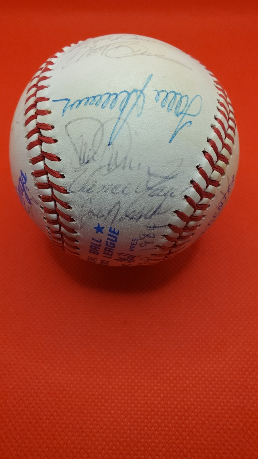 Tom Seaver Signed Baseball – Beckett - 1984 White Sox Team - Auto - 27 Sigs HOF