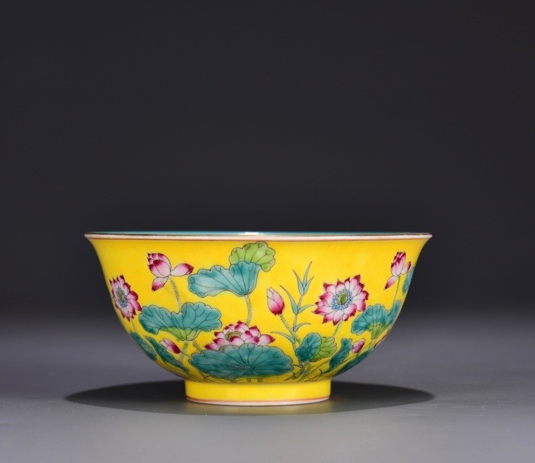 5.9'' Qianlong Marked Enamel Colour Porcelain lotus flower pattern Bowl Bowls