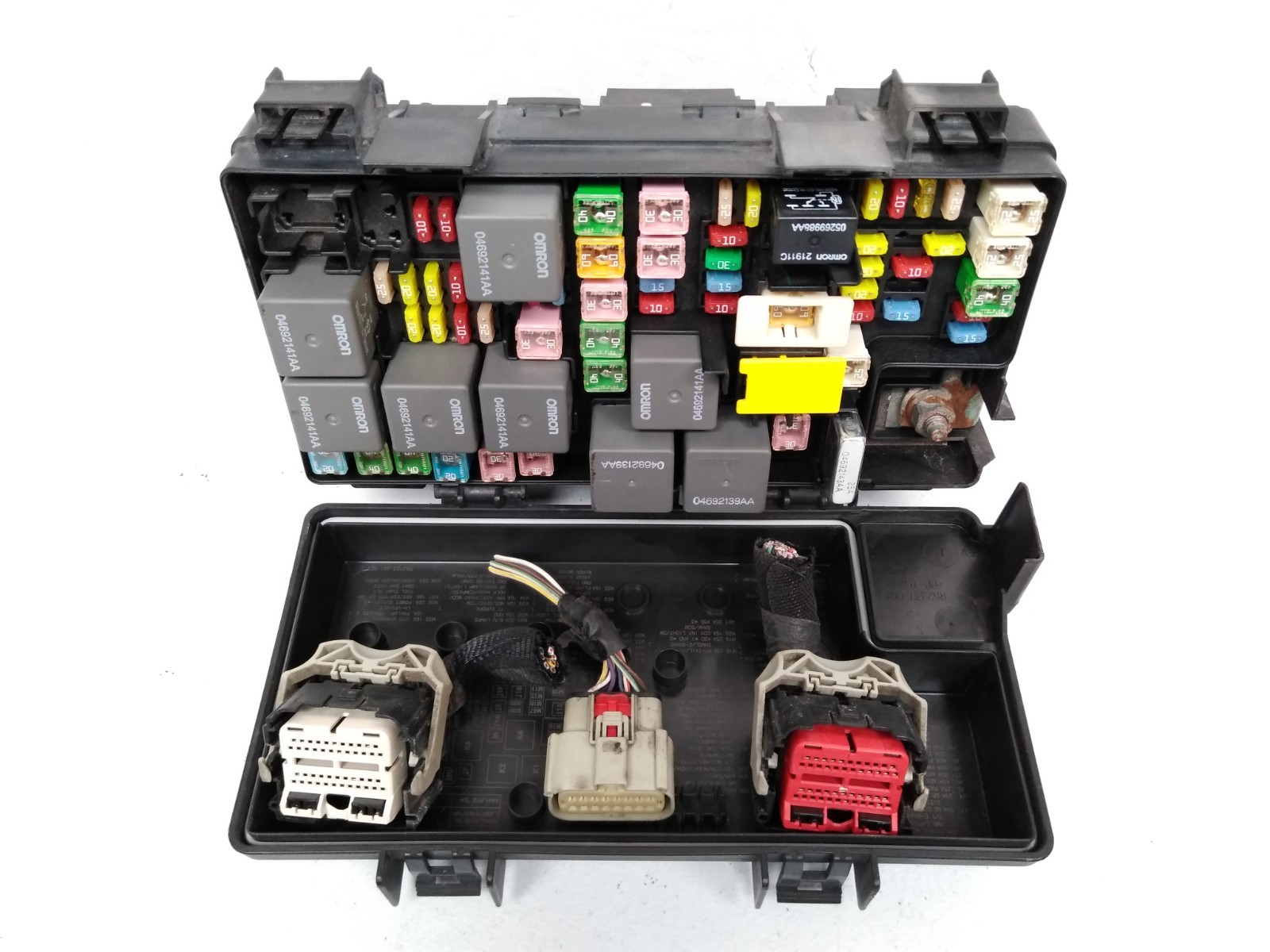 04692305AF Dodge 2010 Grand Caravan Fuse Box Journey T&C Routan TIPM Engine B2