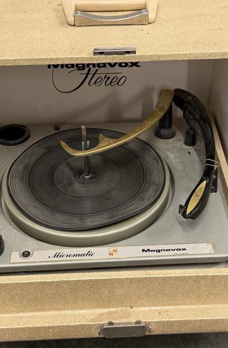 Vintage 1960's MAGNAVOX Imperial Micromatic TURNTABLE RECORD PLAYER Tested Works