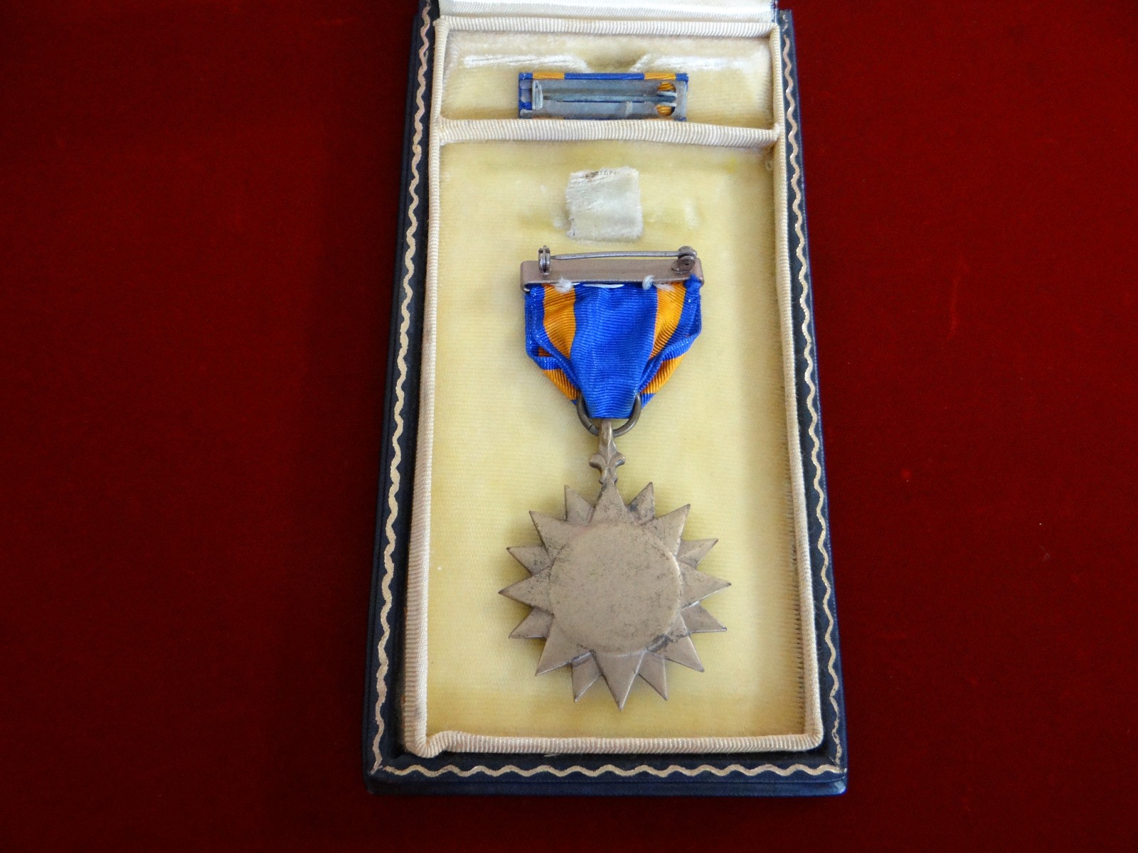 WWII US Army Air Medal in Presentation Case, Full-Size Medal, Original WW2