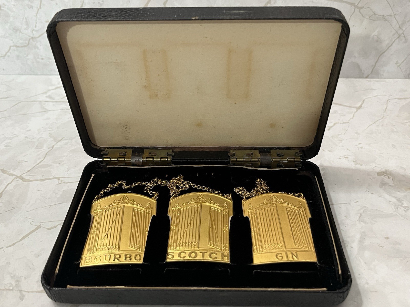 The "21" Club New York NYC Restaurant Gilt Bronze 3 Set Decanter Tags New In Box