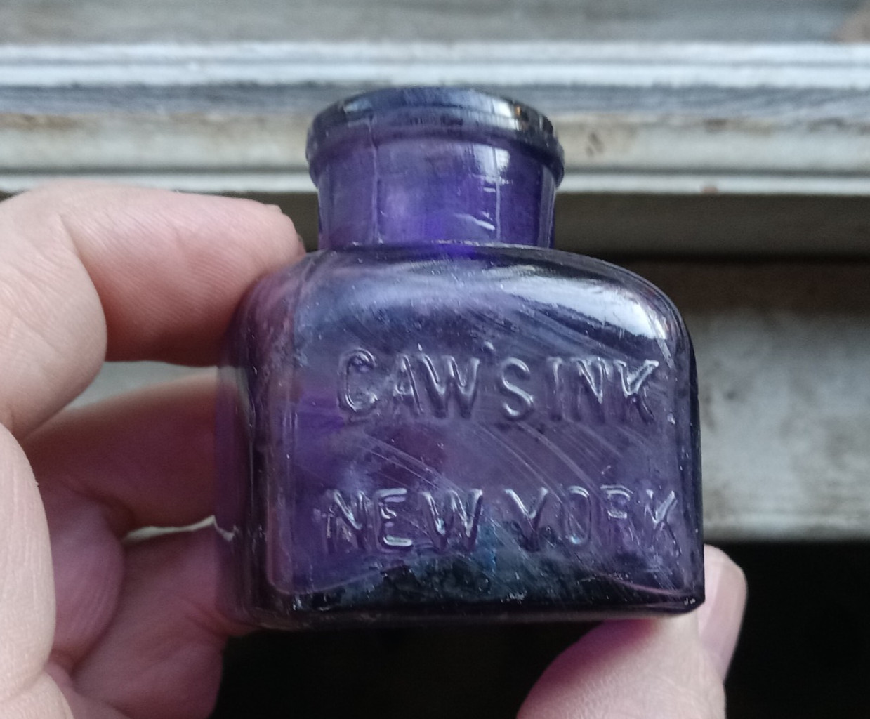 CAW'S INK NEW YORK BOLD EMB PRETTY AMETHYST EARLY 1900 SQUARE INK BOTTLE