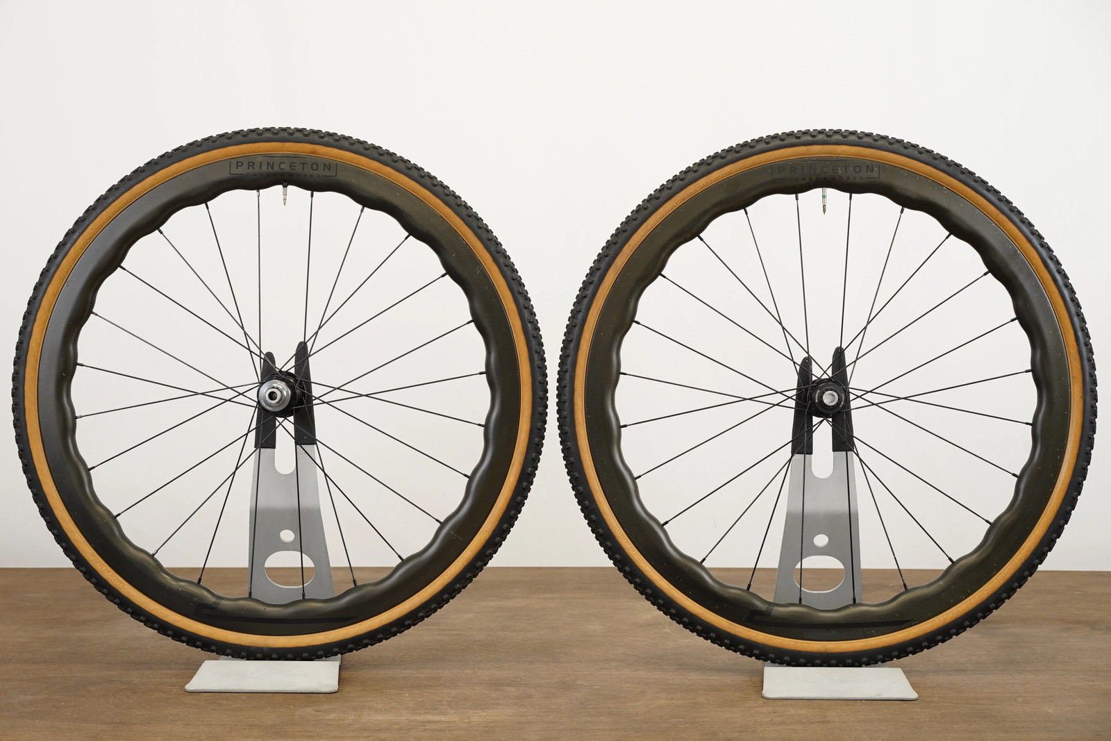 Princeton CarbonWorks Grit 4540 White Industries CLD Tubeless Carbon Disc