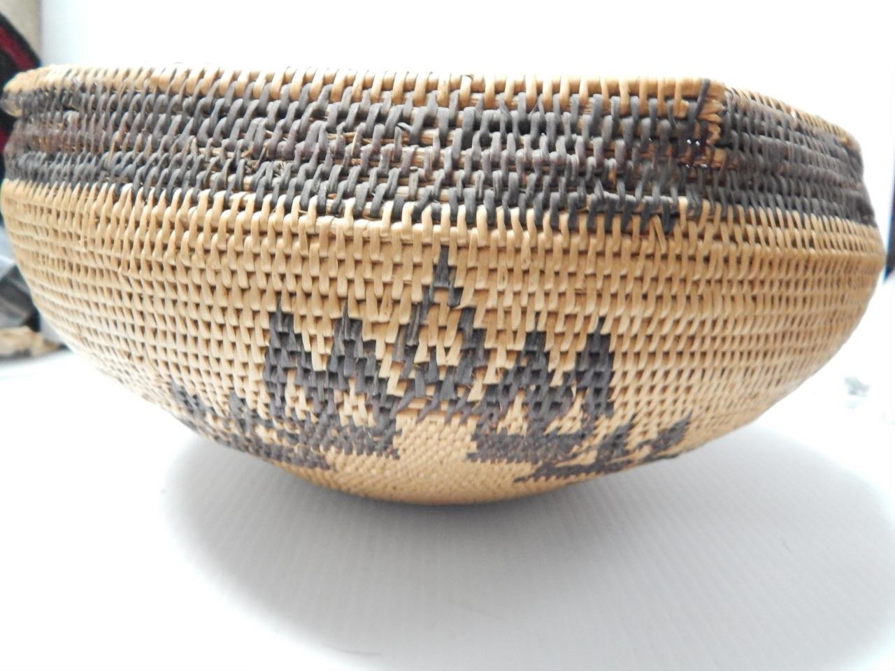 ANTIQUE HISTORIC 19th C. LARGE WASHOE CALIFORNIA INDIAN BASKET STORAGE BOWL b