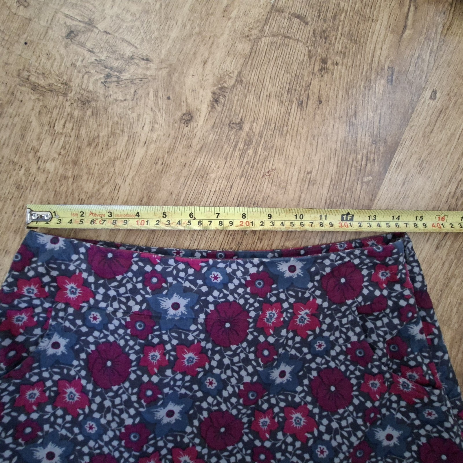 Seasalt Cornwall White Sands ladies Needlecord Skirt Size 10 Vgc Pink/teal/Grey