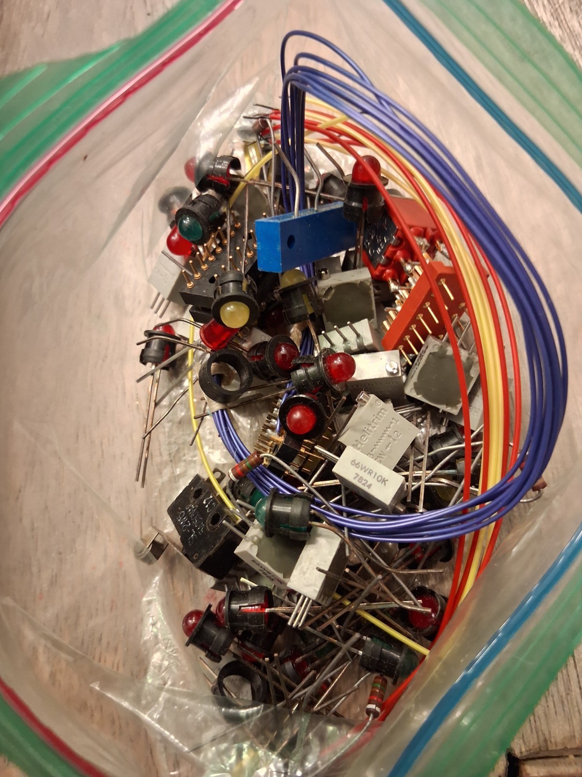 1976 Lawrence Livermore Laboratory MST-80 Intel 8080 Training Computer Powers On