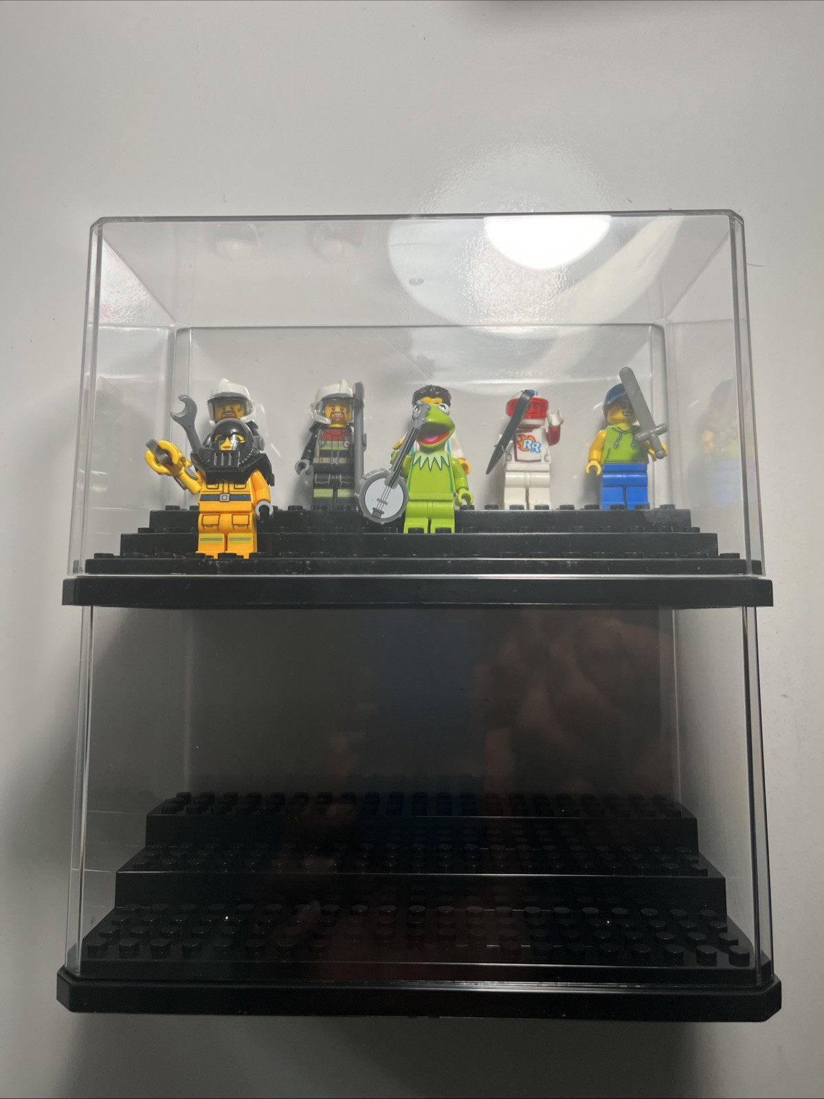 New! - Clear Display Case For Lego Minifigures Black Base Stackable 3-Steps