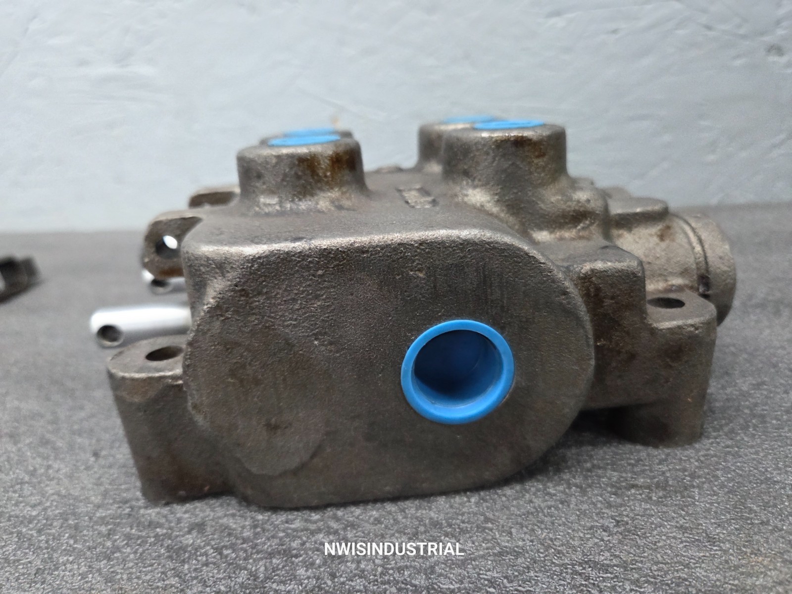 Gresen Hydraulics 2702 Hydraulic 2 spool control valve block