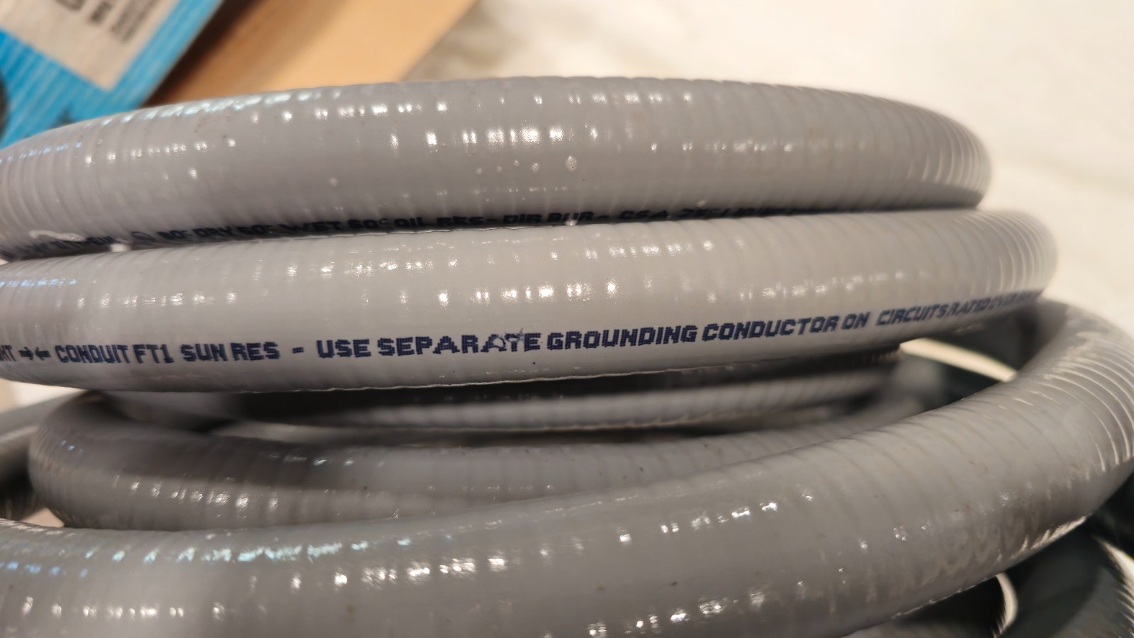 Southwire 55082721 Ultratite Metallic Liquidtight Flexible Conduit 3/4 25 Ft.