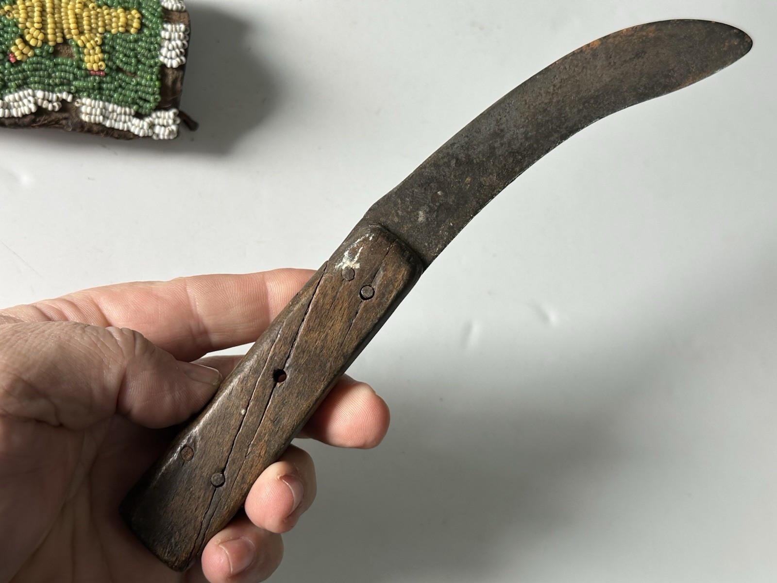 INCREDIBLE SIOUX PLAINS INDIAN HISTORIC BEADED KNIFE SHEATH, HISTORICAL