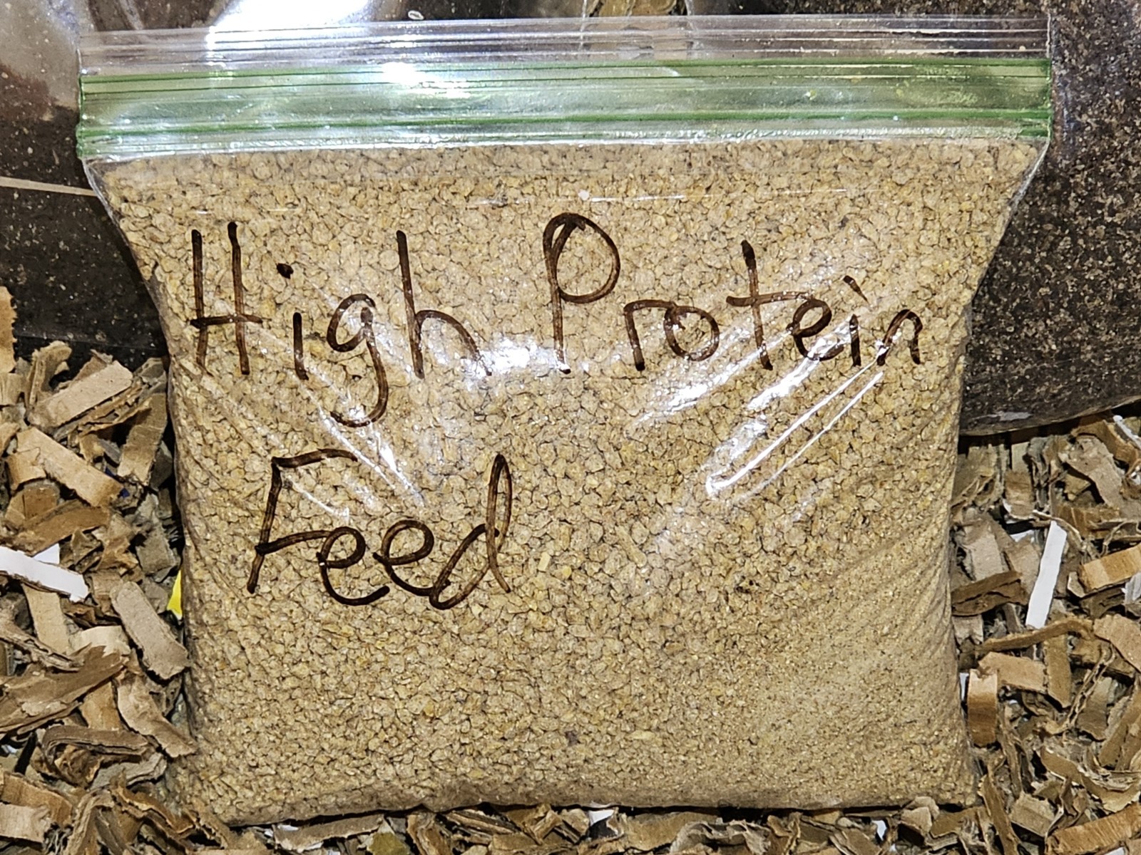 🪱1/4 lbs. Red Wiggler Worm Farm Starter Kit🪱 (Worms/Food/Bedding/Inoculant)