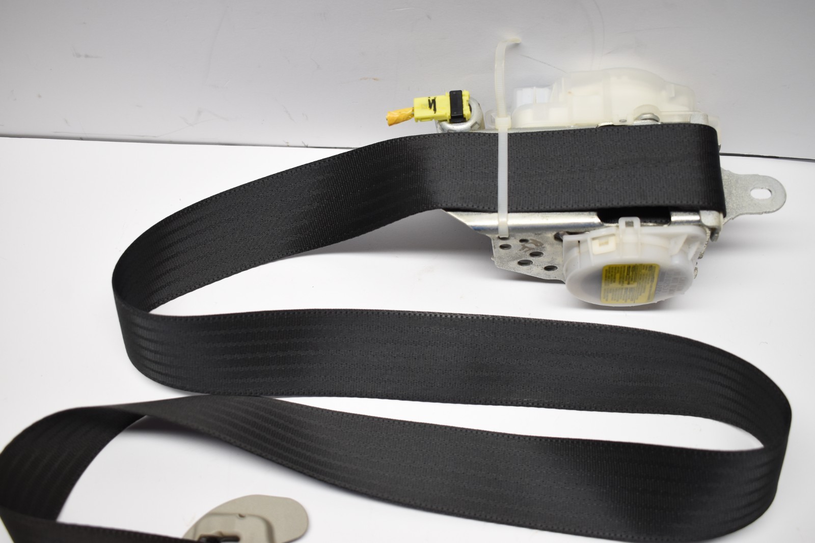 2009-2013 TOYOTA TUNDRA PASSENGER FRONT SEAT BELT RETRACTOR BLACK OEM CREW DBL