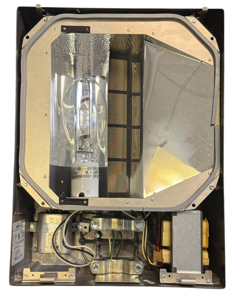 Cooper Lighting 400W Metal Halide Wall Pack Outdoor Fixture 208V MH