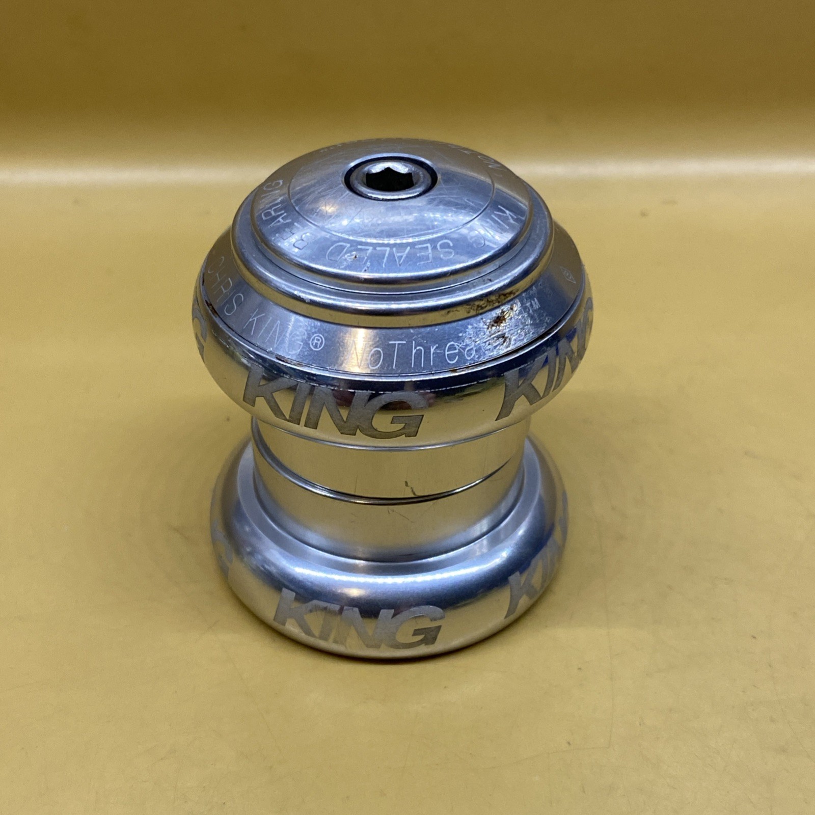 Silver Chris King 1-1/8" NoThreadset Threadless Sealed Bearing Headset