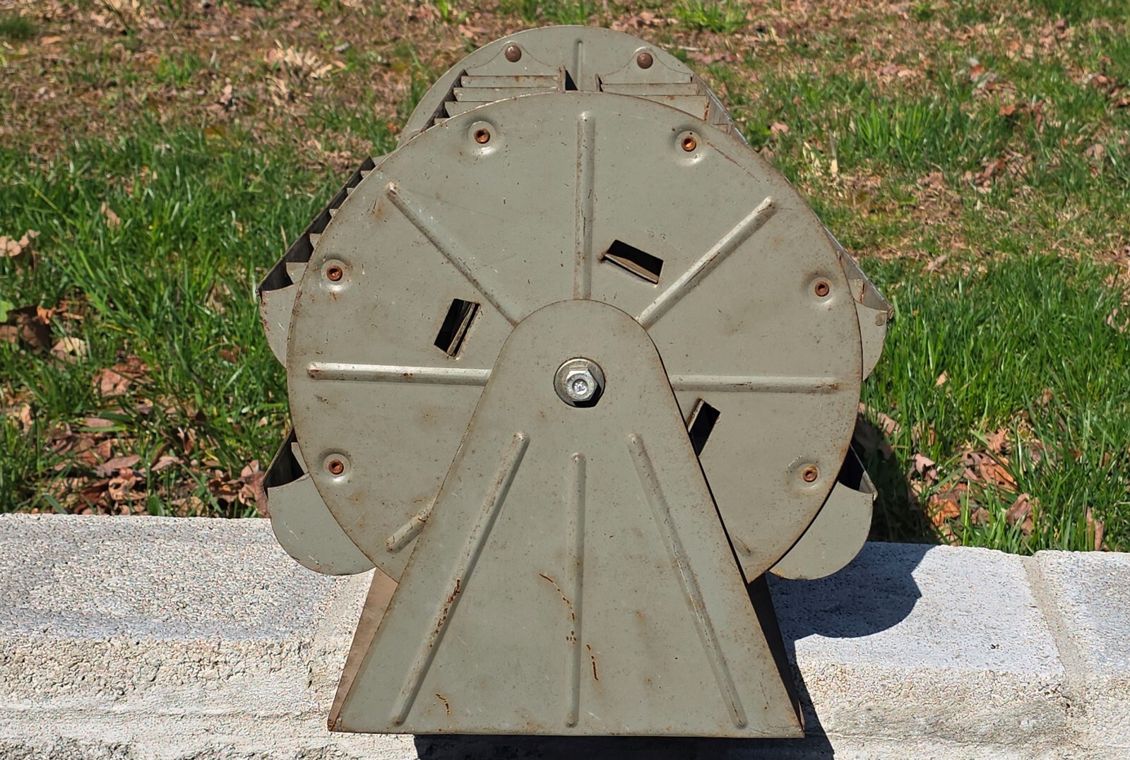 VINTAGE KARI-ALL METAL CAROUSEL PARTS HARDWARE KARI ALL PARTS ASSORTER ROTOBIN