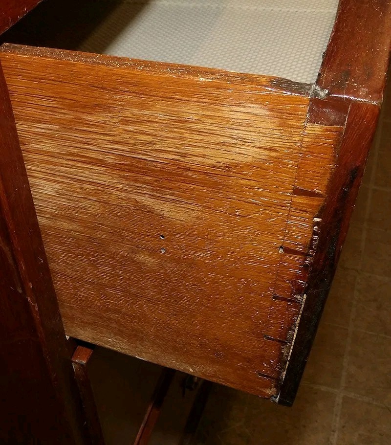 English Chest On Chest With Pull Out Silde 19thc