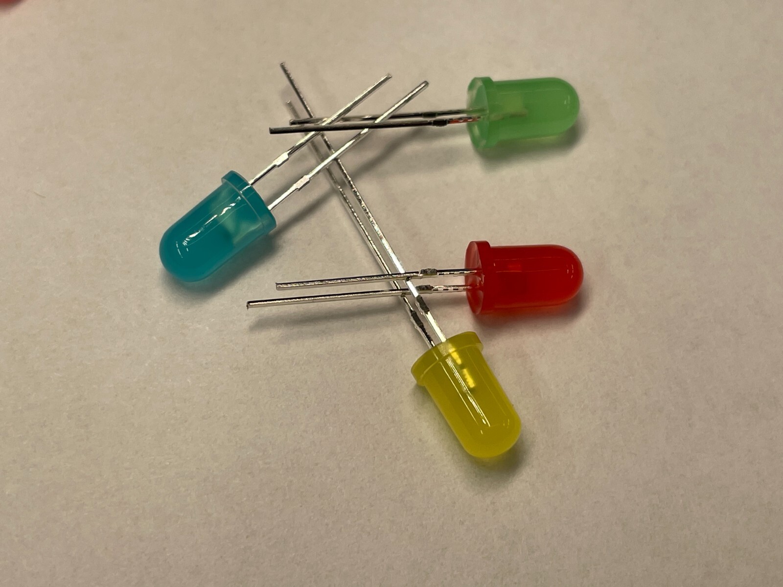 Flashing Blinking LEDs LED 5mm Red Blue Yellow Green QTY 12