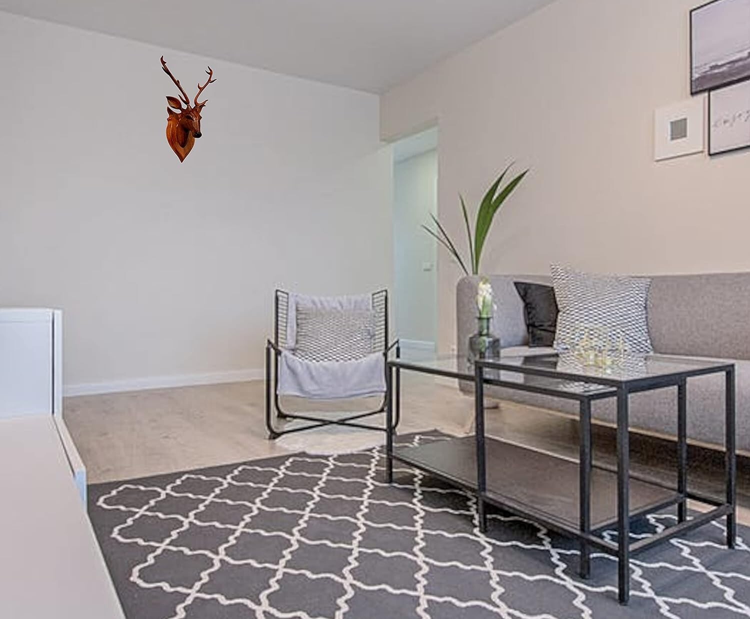 Handcrafted Wood Deer Head with Horn Sculpture Figurine Showpiece Wall Decor