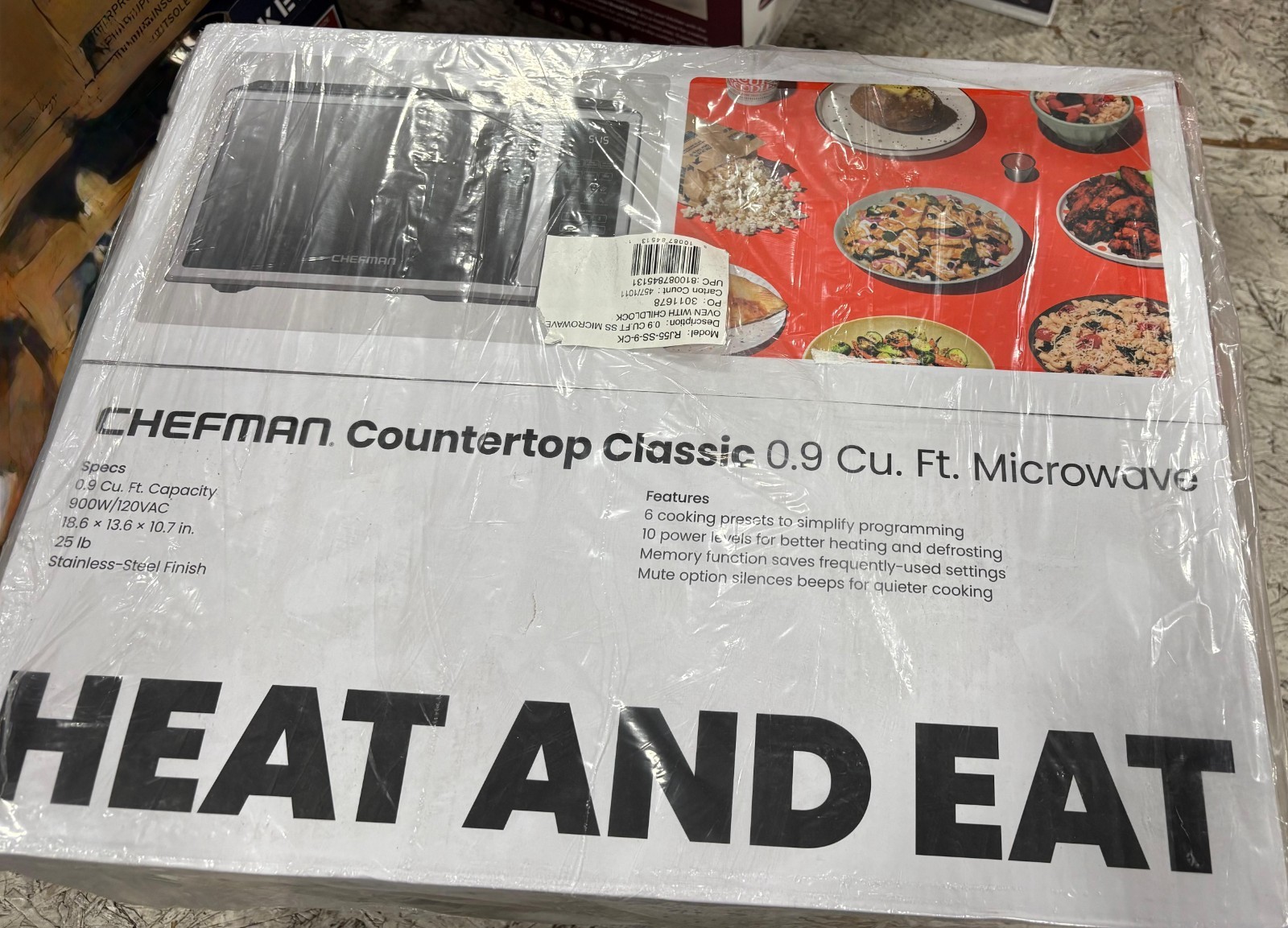 Chefman Countertop 0.9 Cu Ft Microwave (ONE OF THE BOXES IS DAMAGED)