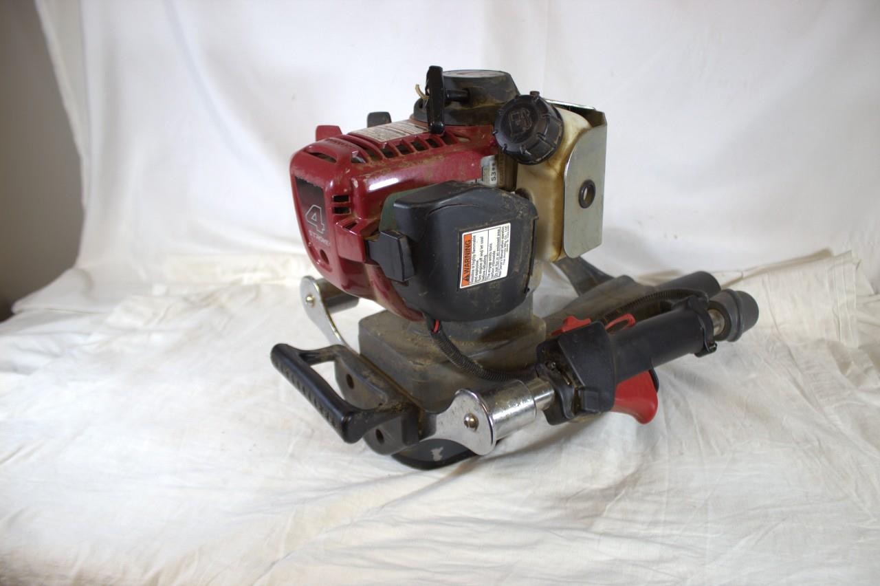Titan PGD2000X Post Driver 35-Lb. Driving Head, 1.3 HP Honda GX35 Engine