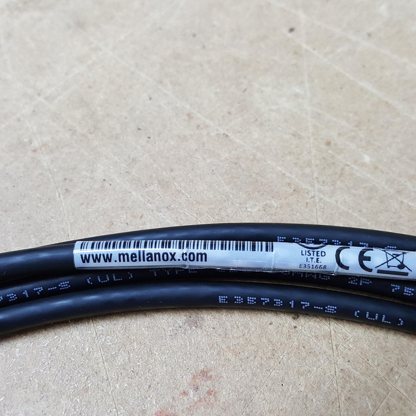 MCP7F00-A01A Mellanox 100GbE QSFP28 to 4x 25GbE SFP28 1m DAC Breakout Cable