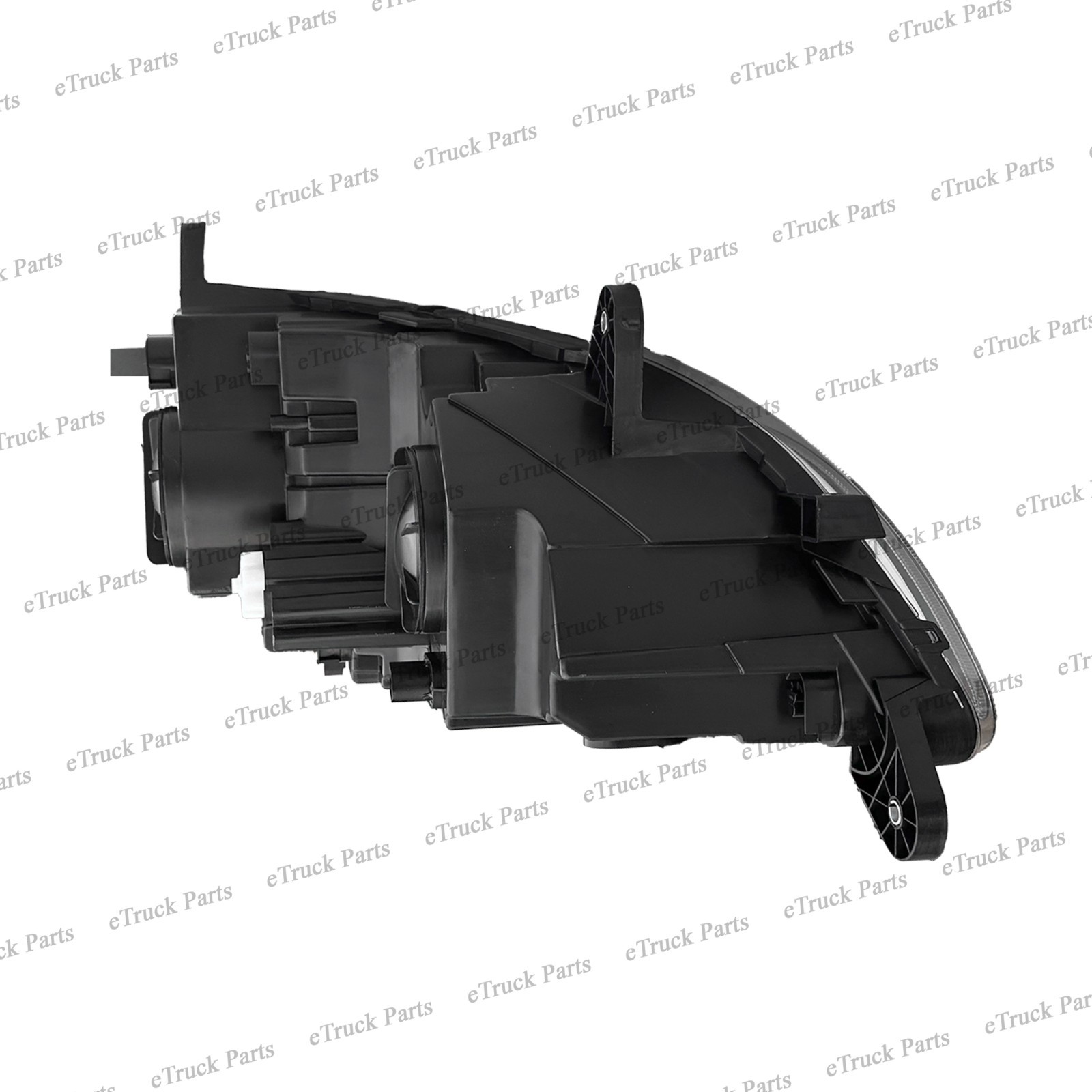 2015–2021 Peterbilt 579 Driver Side Halogen Headlight Assembly | P54-6163-100