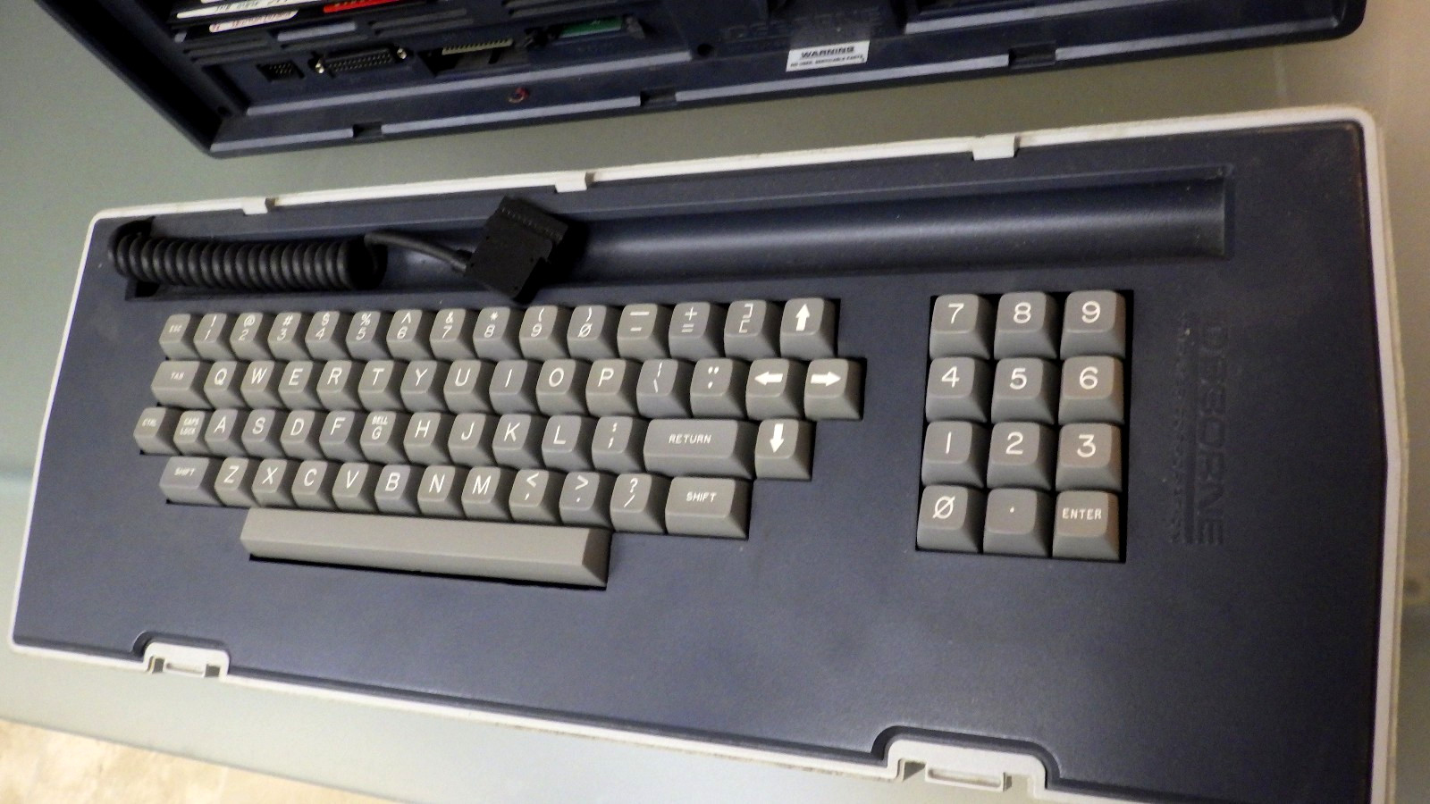 Vtg OSBORNE 1 OCC Portable Computer PC w/ Floppy Disks *Parts Repair Not Working