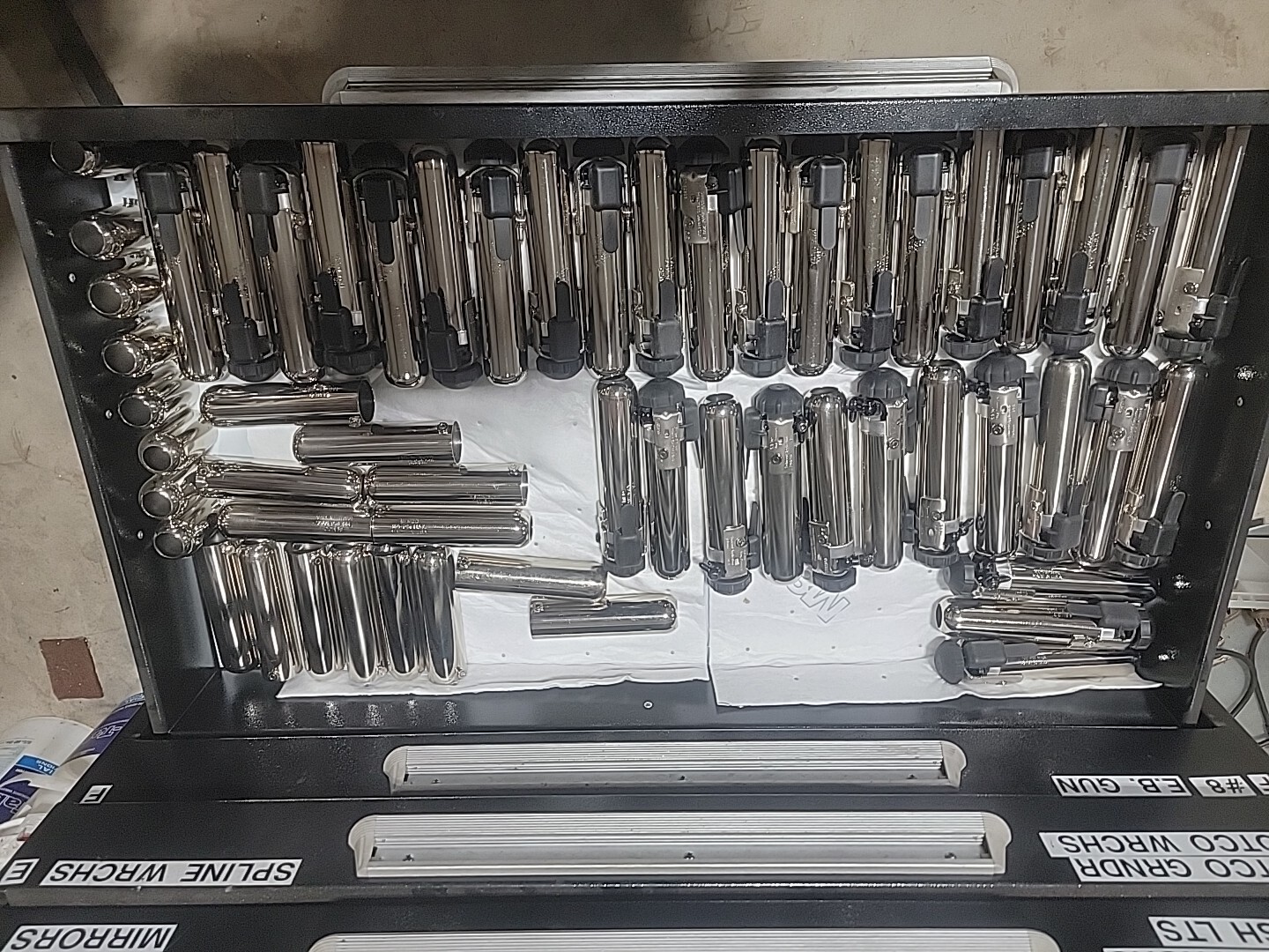 SEMCO Model 250 Pneumatic Sealant Tool 6 oz. Retainer & Hose